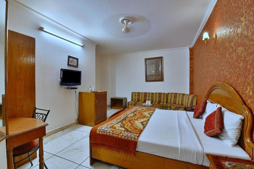 Hotel Rahul Palace New Delhi Bagian luar foto