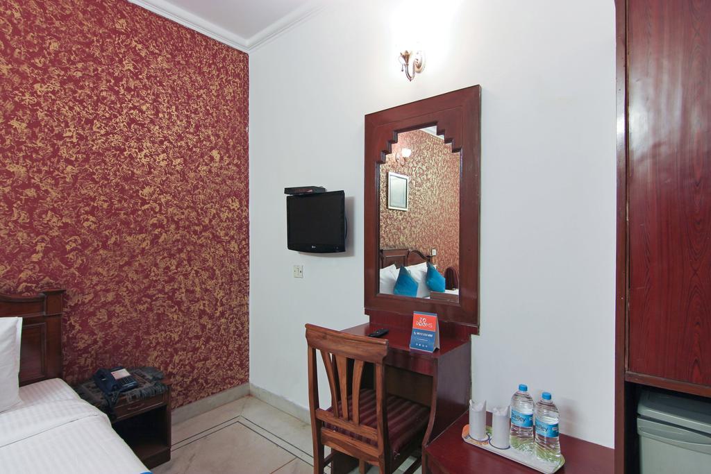 Hotel Rahul Palace New Delhi Bagian luar foto
