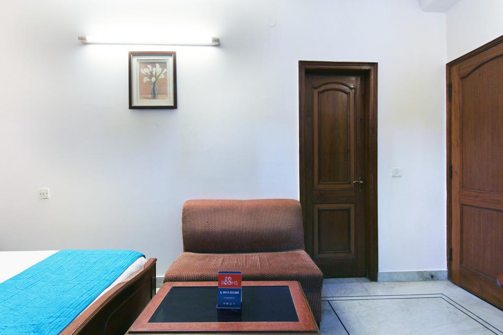 Hotel Rahul Palace New Delhi Bagian luar foto